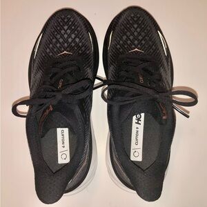 HOKA Clifton 9 - Women Size 6 - worn once